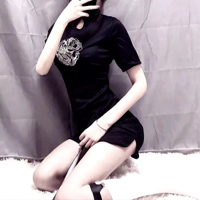 照片的她